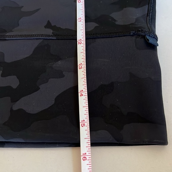 Lulu Lemon Power Pivot Tank Top Black Camo High Neck Deep V Size Medium - Picture 6 of 7